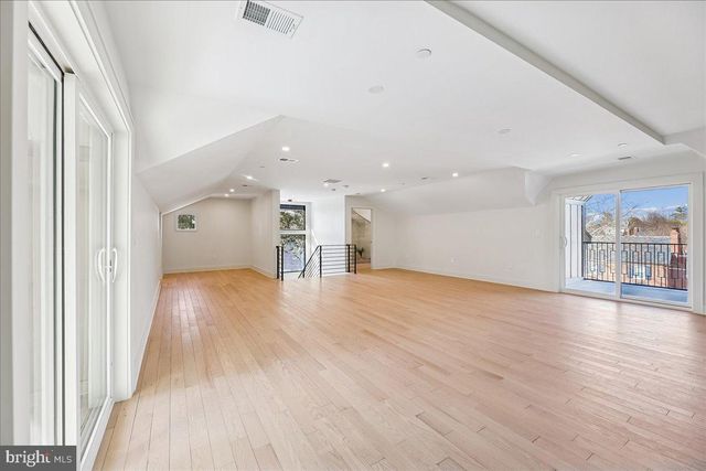 4428 ALBEMARLE ST NW, Washington, DC 20016