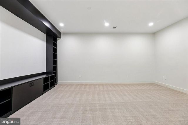 4428 ALBEMARLE ST NW, Washington, DC 20016