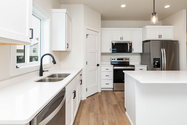 1600 5th Avenue NE, Dilworth, MN 56529