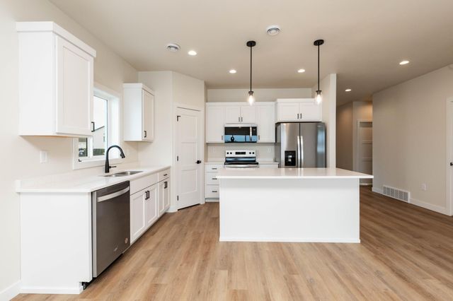 1600 5th Avenue NE, Dilworth, MN 56529