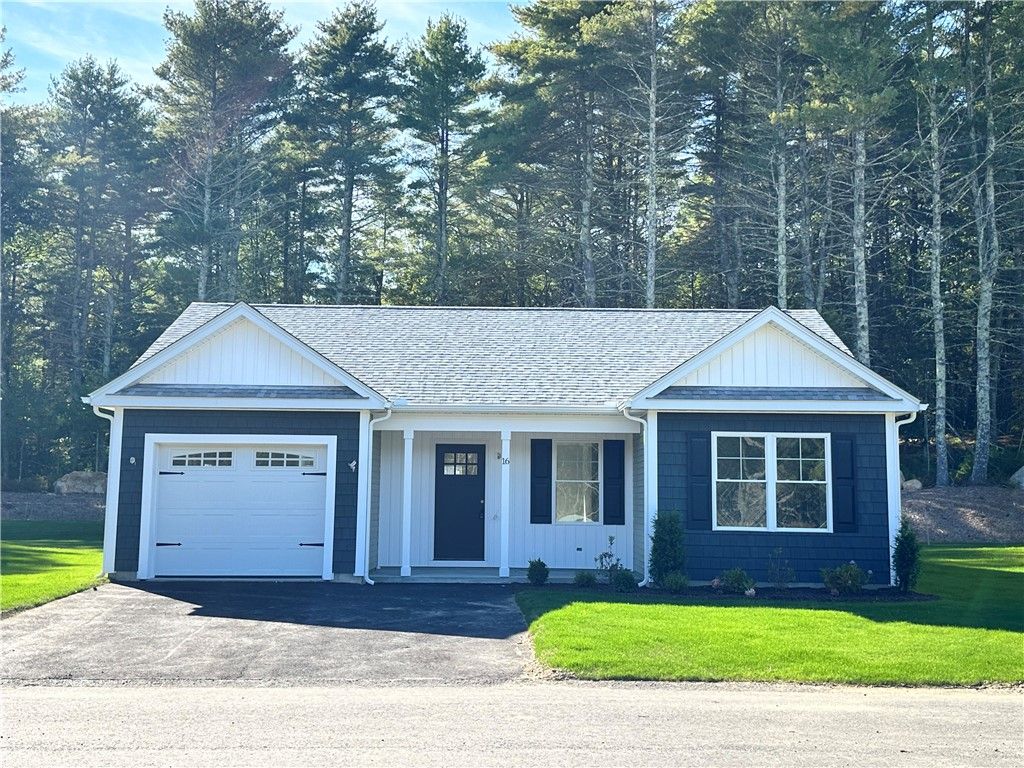 8 Pine Way Boulevard, Coventry, RI 02816