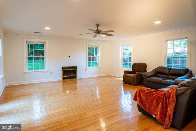 5409 EASTON DR, Springfield, VA 22151