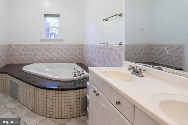 5409 EASTON DR, Springfield, VA 22151