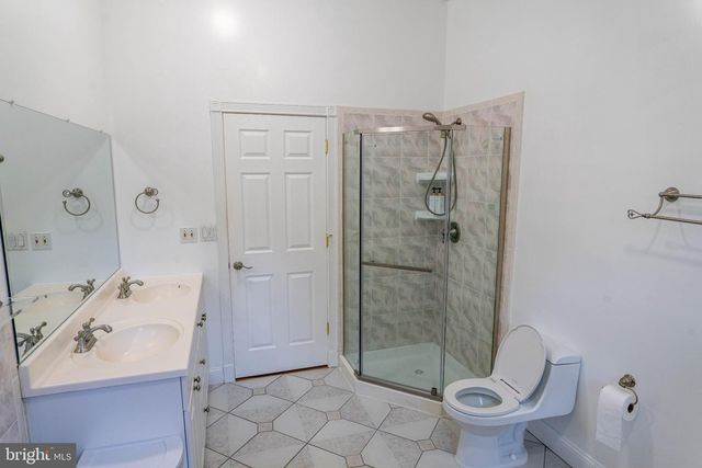 5409 EASTON DR, Springfield, VA 22151
