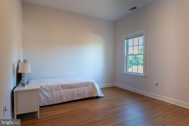 5409 EASTON DR, Springfield, VA 22151