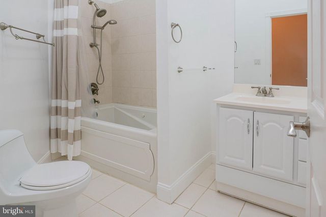5409 EASTON DR, Springfield, VA 22151