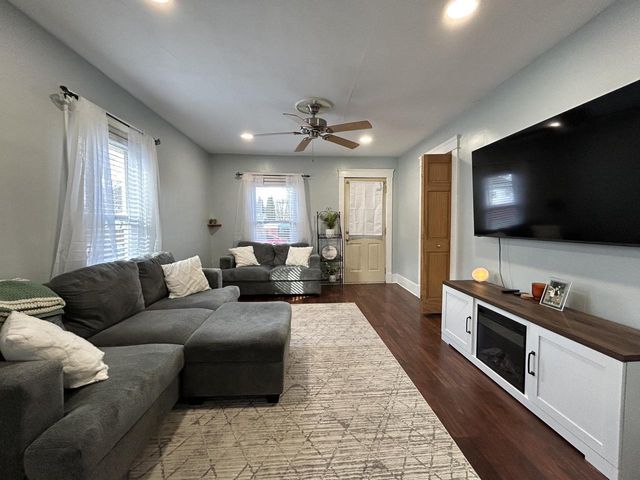 917 Augusta STREET, Racine, WI 53402