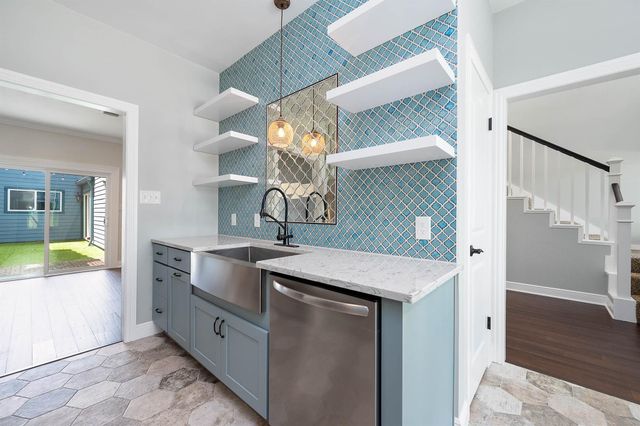 2470 Country Club Drive, Pearland, TX 77581