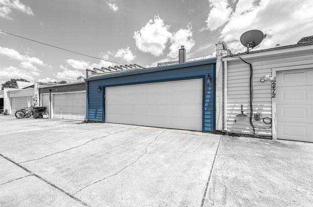 2470 Country Club Drive, Pearland, TX 77581