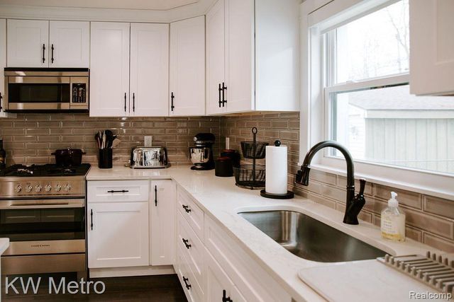 973 Allen Drive, Northville, MI 48167