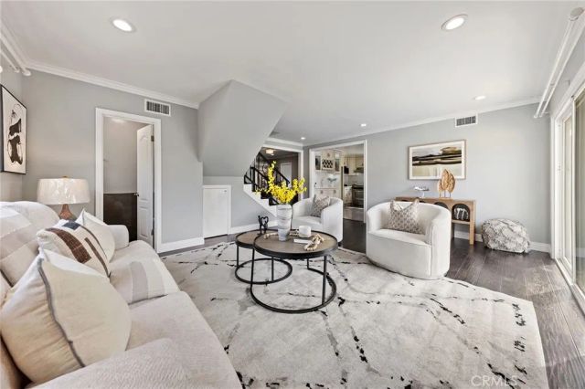 1025 S Vega Street, Alhambra, CA 91801