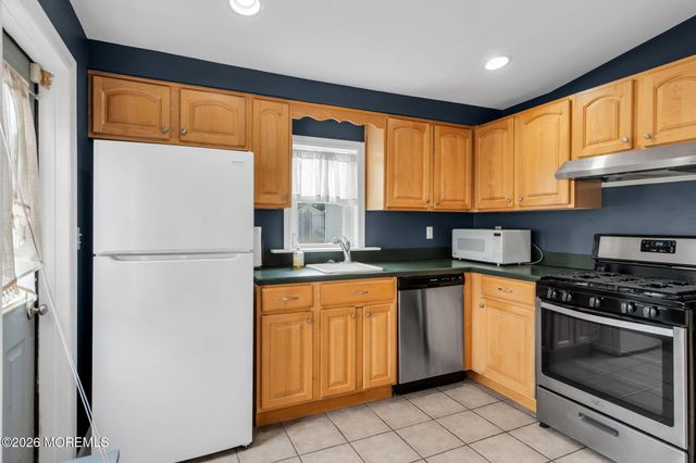 17 Brevent Avenue, Leonardo, NJ 07737