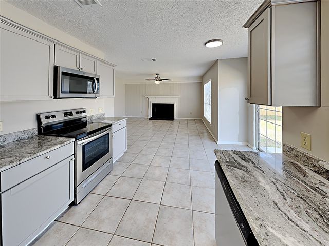 2508 Creekwood Lane, Fort Worth, TX 76123