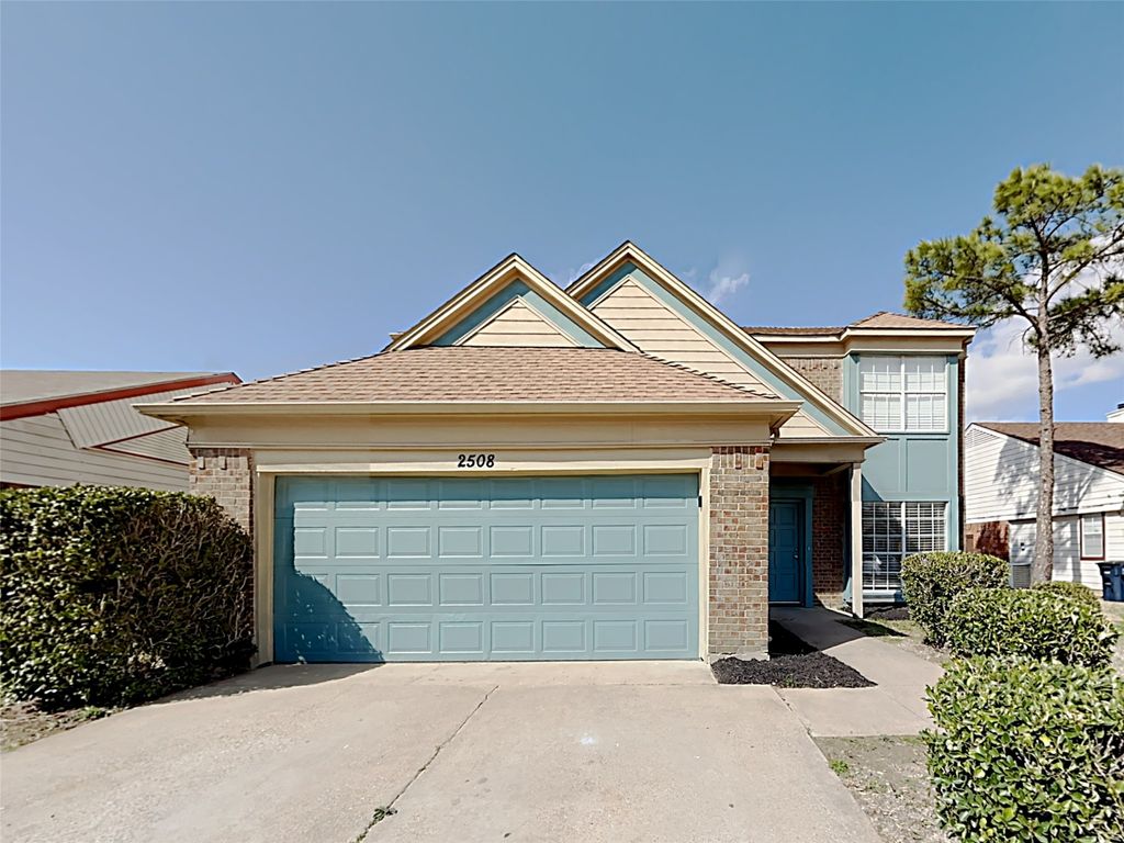 2508 Creekwood Lane, Fort Worth, TX 76123