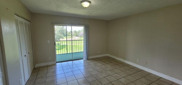 1523 Meadows Circle W, Boynton Beach, FL 33436
