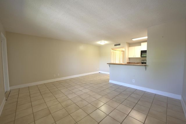 1523 Meadows Circle W, Boynton Beach, FL 33436