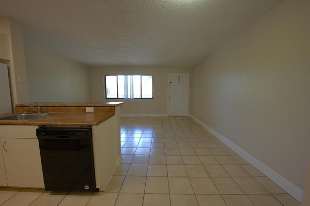 1523 Meadows Circle W, Boynton Beach, FL 33436