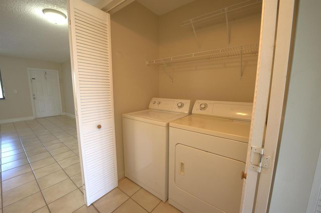 1523 Meadows Circle W, Boynton Beach, FL 33436