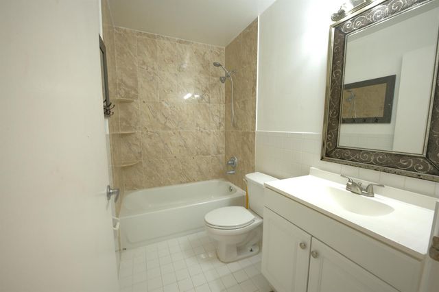 1523 Meadows Circle W, Boynton Beach, FL 33436