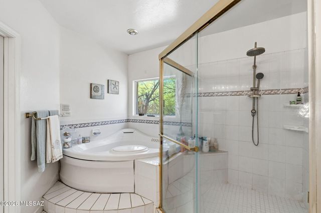 1140 S Singing Bird Court, Tucson, AZ 85745