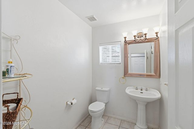 1140 S Singing Bird Court, Tucson, AZ 85745