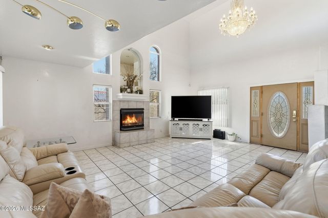 1140 S Singing Bird Court, Tucson, AZ 85745