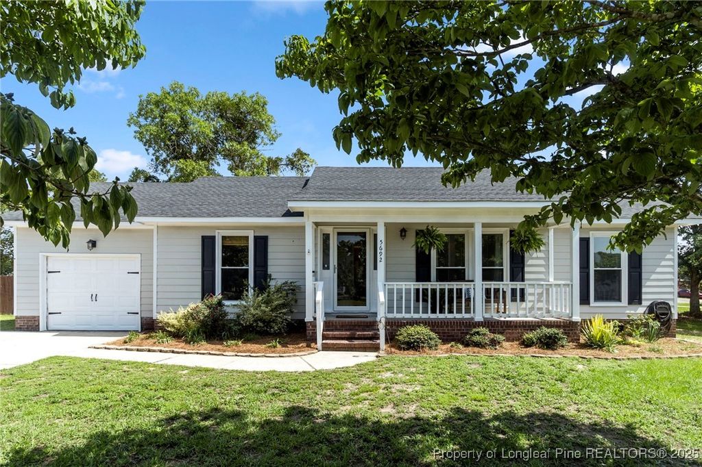 5692 Archer Road, Hope Mills, NC 28348