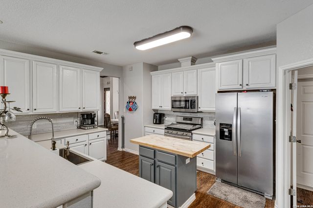 676 river chase, New Braunfels, TX 78132