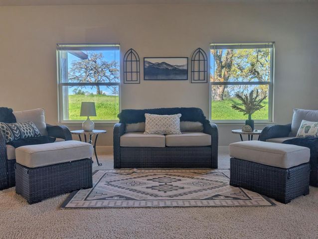 6710 Baldwin St, Valley Springs, CA 95252