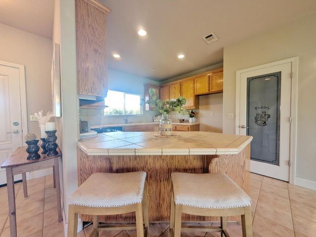 6710 Baldwin St, Valley Springs, CA 95252