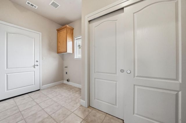 6710 Baldwin St, Valley Springs, CA 95252