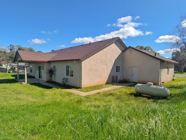 6710 Baldwin St, Valley Springs, CA 95252