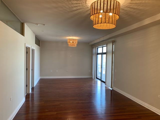 3300 W Irving Park Road M3, Chicago, IL 60618