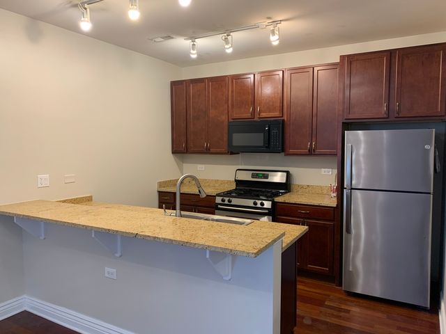 3300 W Irving Park Road M3, Chicago, IL 60618