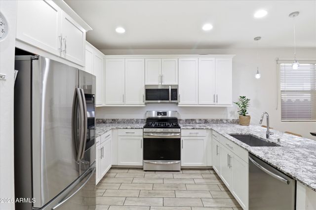 2544 W HIDALGO Avenue, Phoenix, AZ 85041