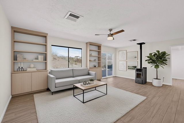 1195 Bali Road SE, Rio Rancho, NM 87124