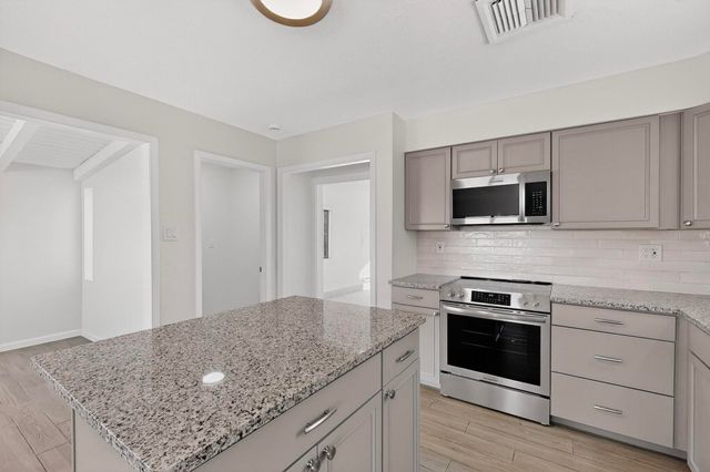 1195 Bali Road SE, Rio Rancho, NM 87124