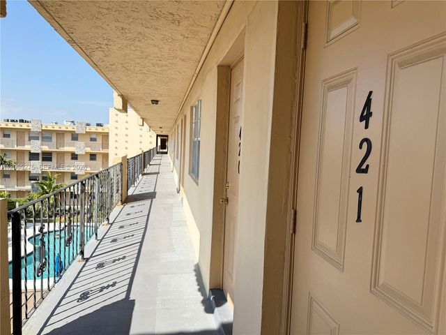 2145 Pierce Street 421, Hollywood, FL 33020