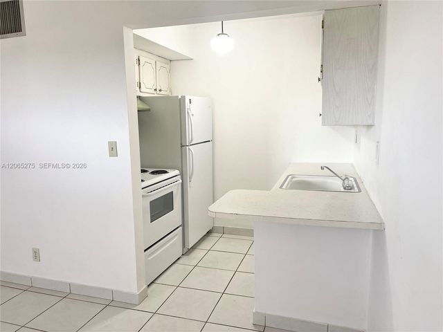2145 Pierce Street 421, Hollywood, FL 33020