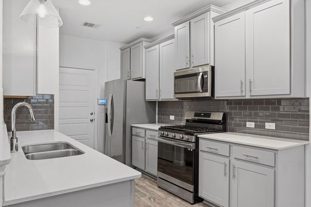 11807 Frenchie LN 1404, Austin, TX 78748