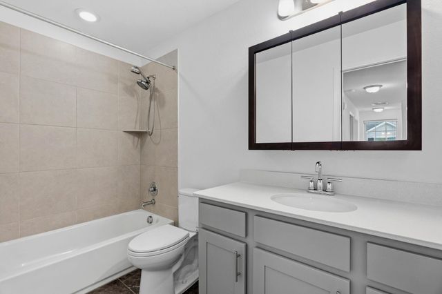 11807 Frenchie LN 1404, Austin, TX 78748