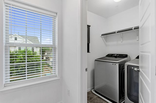 11807 Frenchie LN 1404, Austin, TX 78748