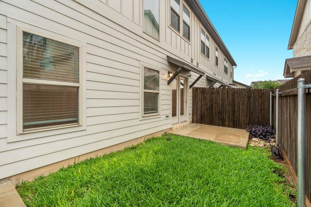 11807 Frenchie LN 1404, Austin, TX 78748