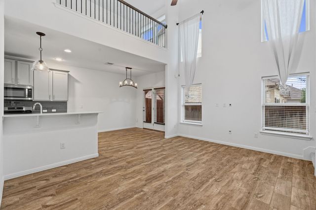 11807 Frenchie LN 1404, Austin, TX 78748