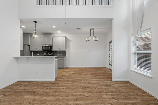 11807 Frenchie LN 1404, Austin, TX 78748