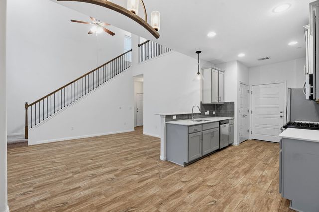 11807 Frenchie LN 1404, Austin, TX 78748