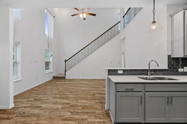 11807 Frenchie LN 1404, Austin, TX 78748