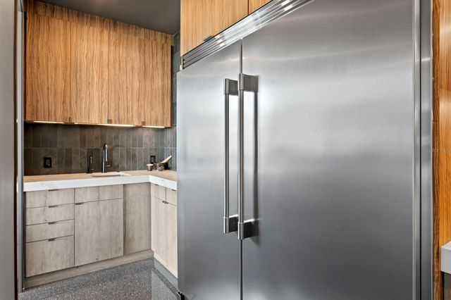 2619 BAYSHORE BOULEVARD 200, Tampa, FL 33629