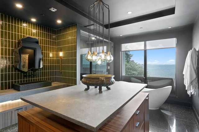 2619 BAYSHORE BOULEVARD 200, Tampa, FL 33629