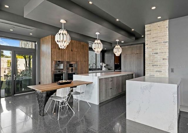 2619 BAYSHORE BOULEVARD 200, Tampa, FL 33629